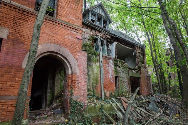 One of the abandoned buildings on North Brother Island